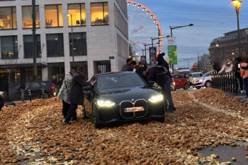 Фотография к новости: В МИРЕ: фермерский протест в Брюсселе, Илон Маск увеличил состояние, исторический полёт в космос