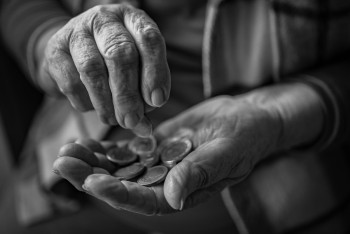 Фотография к новости: Суд отказал казахстанским пенсионерам в пересмотре базовой выплаты