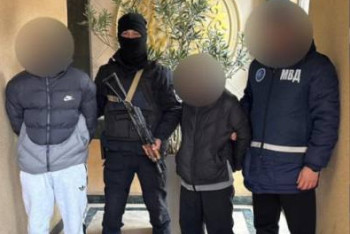 Фотография к новости: Силовики задержали подозреваемых в одном из микрорайонов Актау