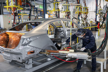 Фотография к новости: Казахстанский автопром массово набирает рабочих и инженеров