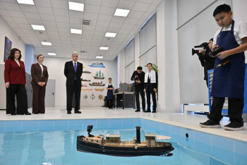 Фотография к новости: Президент посетил центр для развития талантов детей и молодежи