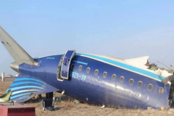 Фотография к новости: Крушение самолета AZAL близ Актау: Минтранс опубликовал промежуточный отчет