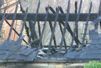 Фотография к новости: Мать и двое детей погибли при пожаре в частном доме в Великобритании