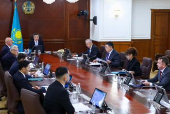 Фотография к новости: Олжас Бектенов потребовал жёсткого соблюдения сроков при разработке законов