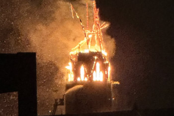 Фотография к новости: В новогоднюю ночь в Амстердаме сгорела церковь с почти 150-летней историей