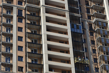 Фотография к новости: В Актау поступило сообщение о заложенной бомбе в жилом доме