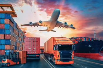 Фотография к новости: Казахстан делает ставку на логистику: оценка сенатора по итогам интервью Президента