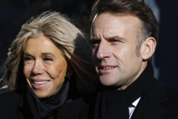 Фотография к новости: Парижский суд признал виновными 10 человек в травле первой леди Брижит Макрон