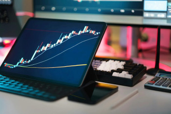 Фотография к новости: Контроль, лицензии и запреты: что меняет закон о биржевой торговле