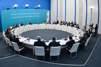 Фотография к новости: В Астане обсуждены полномочия нового Парламента в обеспечении деятельности ключевых госинститутов