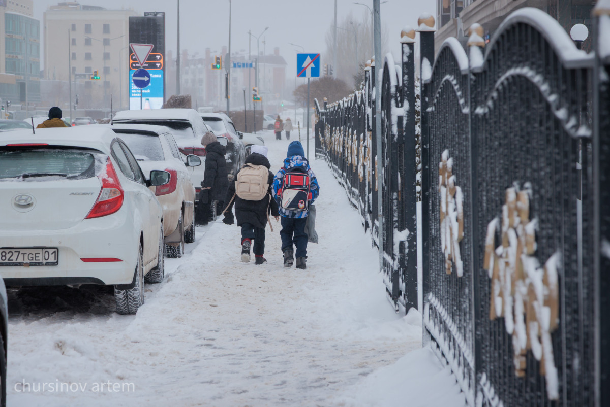 В Астане школьников второй смены отправили на дистанционку