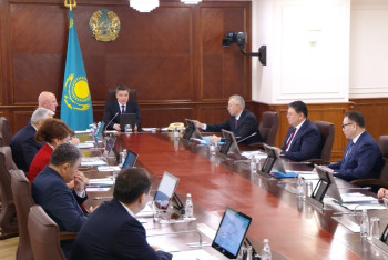 Фотография к новости: Премьер поставил конкретные сроки по транспортной и экологической повестке