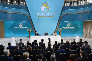 Фотография к новости: Эксперт из Кыргызстана высоко оценил курс Казахстана на усиление парламента