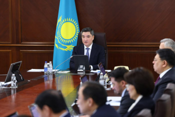 Фотография к новости: "Пристрастились к фастфуду": Бектенов поручил Минздраву контролировать питание детей