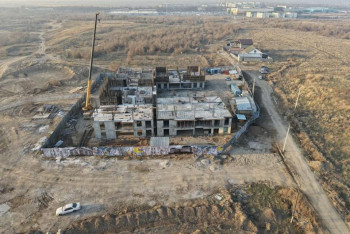 Фотография к новости: Стройки у аэропорта Алматы остановили: застройщикам грозит снос