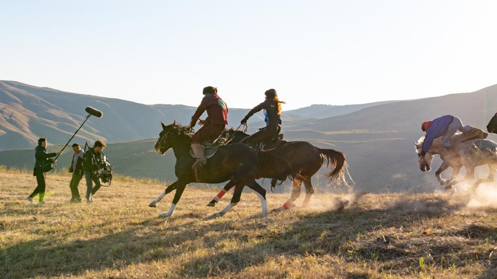 В Казахстане сняли документальный фильм о девушке, играющей в кокпар наравне с мужчинами