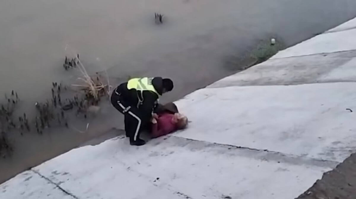 Нурислам Кудайберген спас женщину