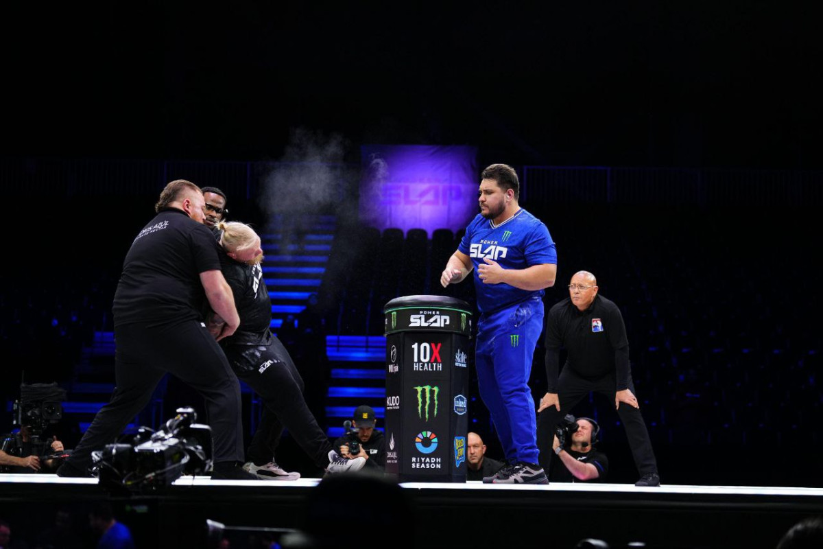 силач Закир Найманбаев