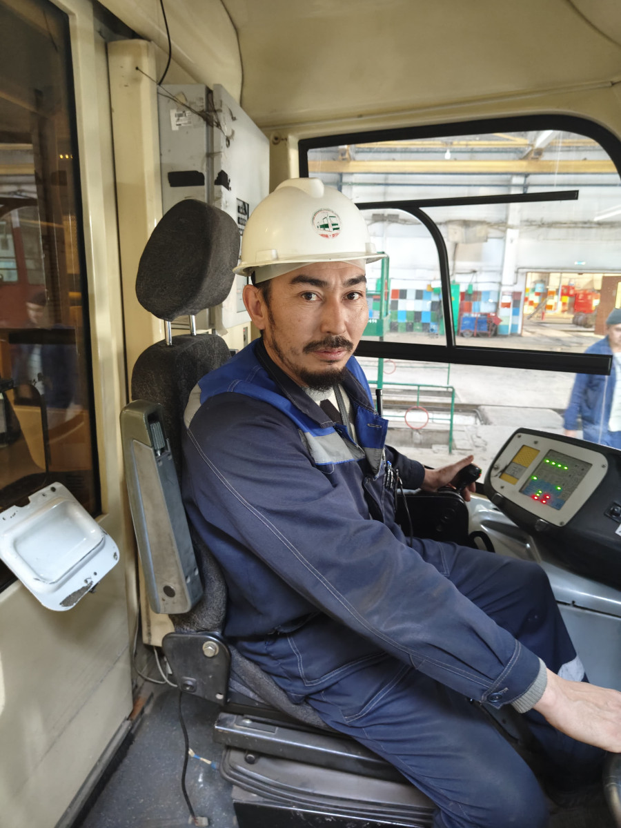 Серикбай Саменов - работник трамвайного депо Павлодара