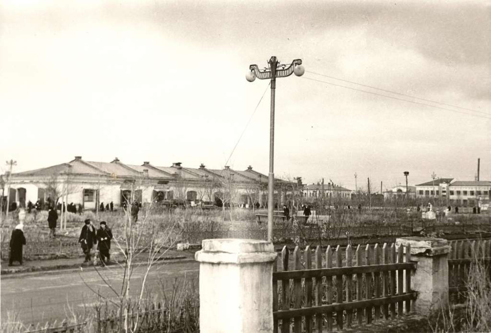 Акмолинск. Площадь, торговые ряды. Фото из архива Василия Тоскина